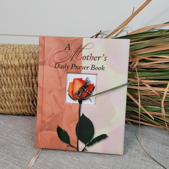 A Mother 's Daily Prayer Book Deluxe Daily Prayer Book By Marie D. Jones - Picture 1 of 5
